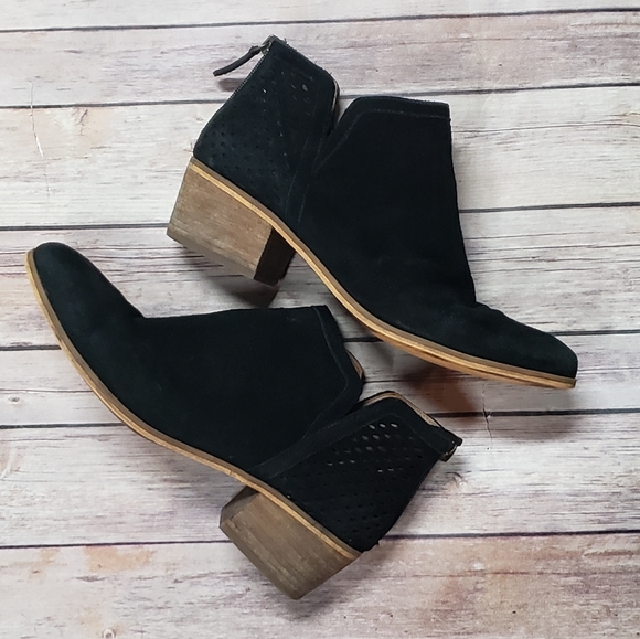susina suede booties